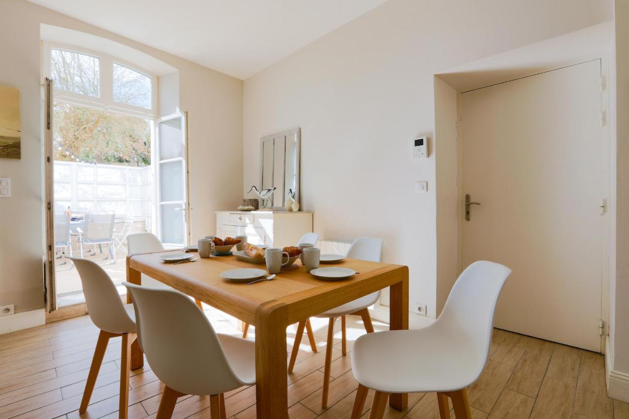 Duplex Joliment Decore Et Sa Cour Ensoleillee Saint-Martin-de-Ré Εξωτερικό φωτογραφία