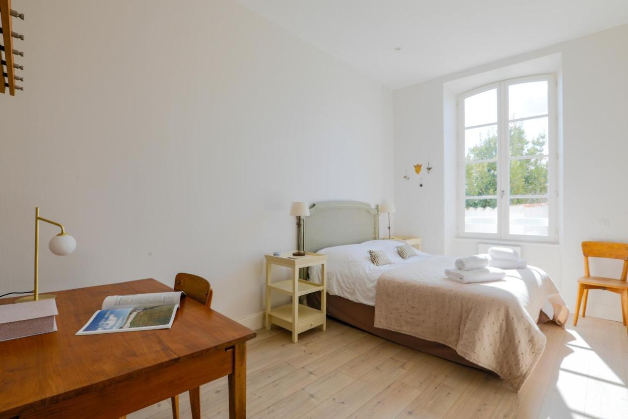 Duplex Joliment Decore Et Sa Cour Ensoleillee Saint-Martin-de-Ré Εξωτερικό φωτογραφία