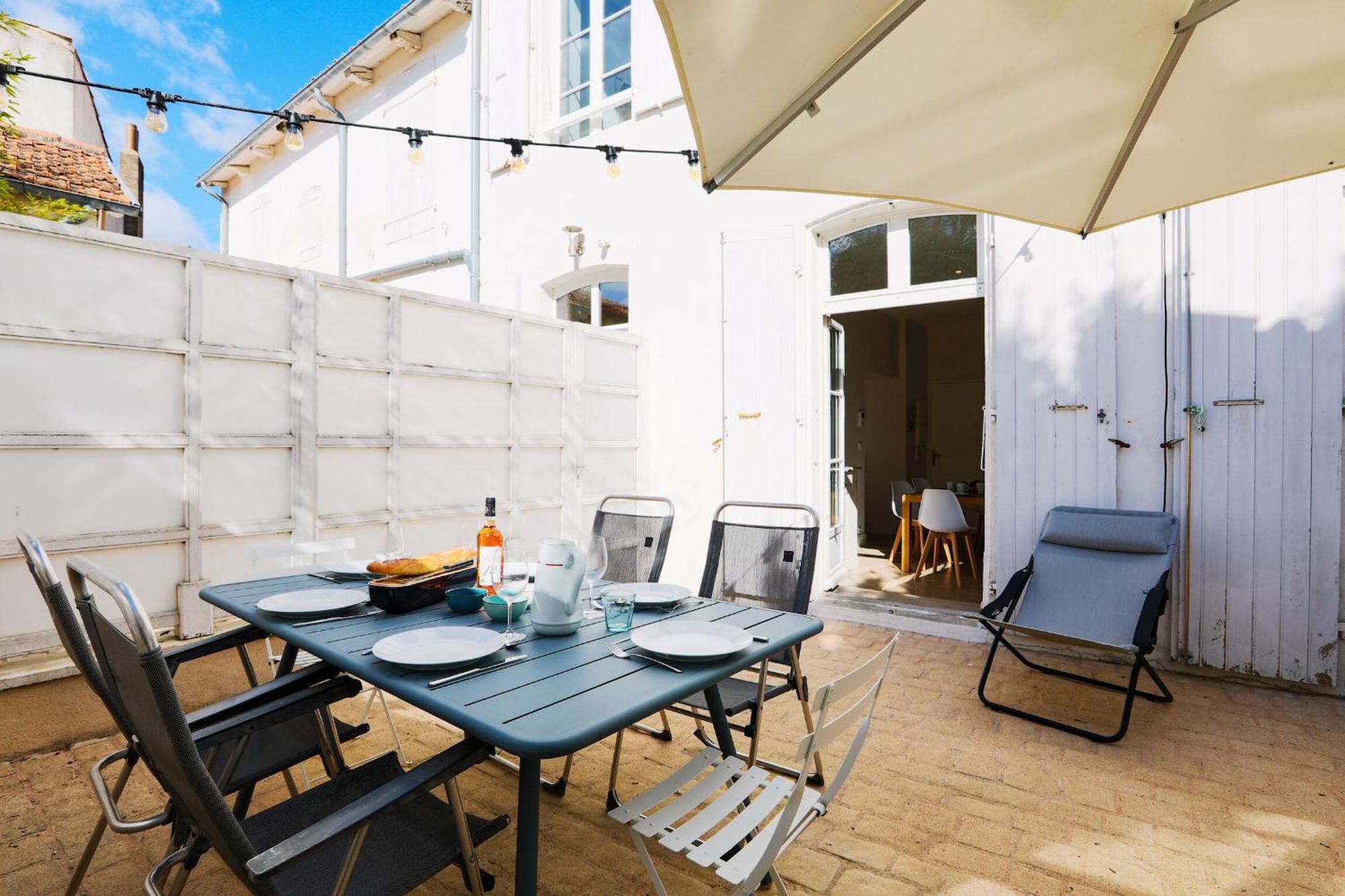 Duplex Joliment Decore Et Sa Cour Ensoleillee Saint-Martin-de-Ré Εξωτερικό φωτογραφία