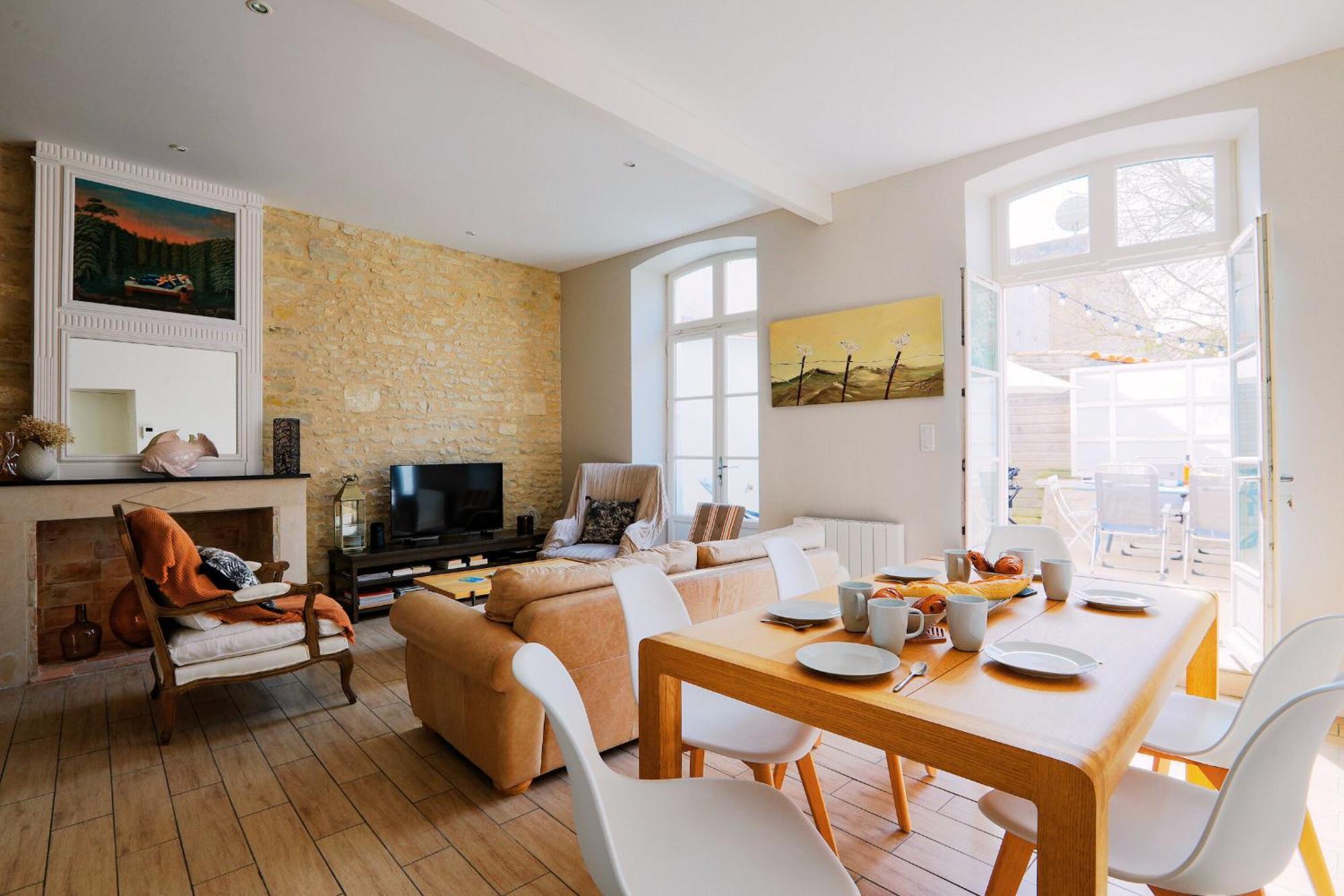 Duplex Joliment Decore Et Sa Cour Ensoleillee Saint-Martin-de-Ré Εξωτερικό φωτογραφία