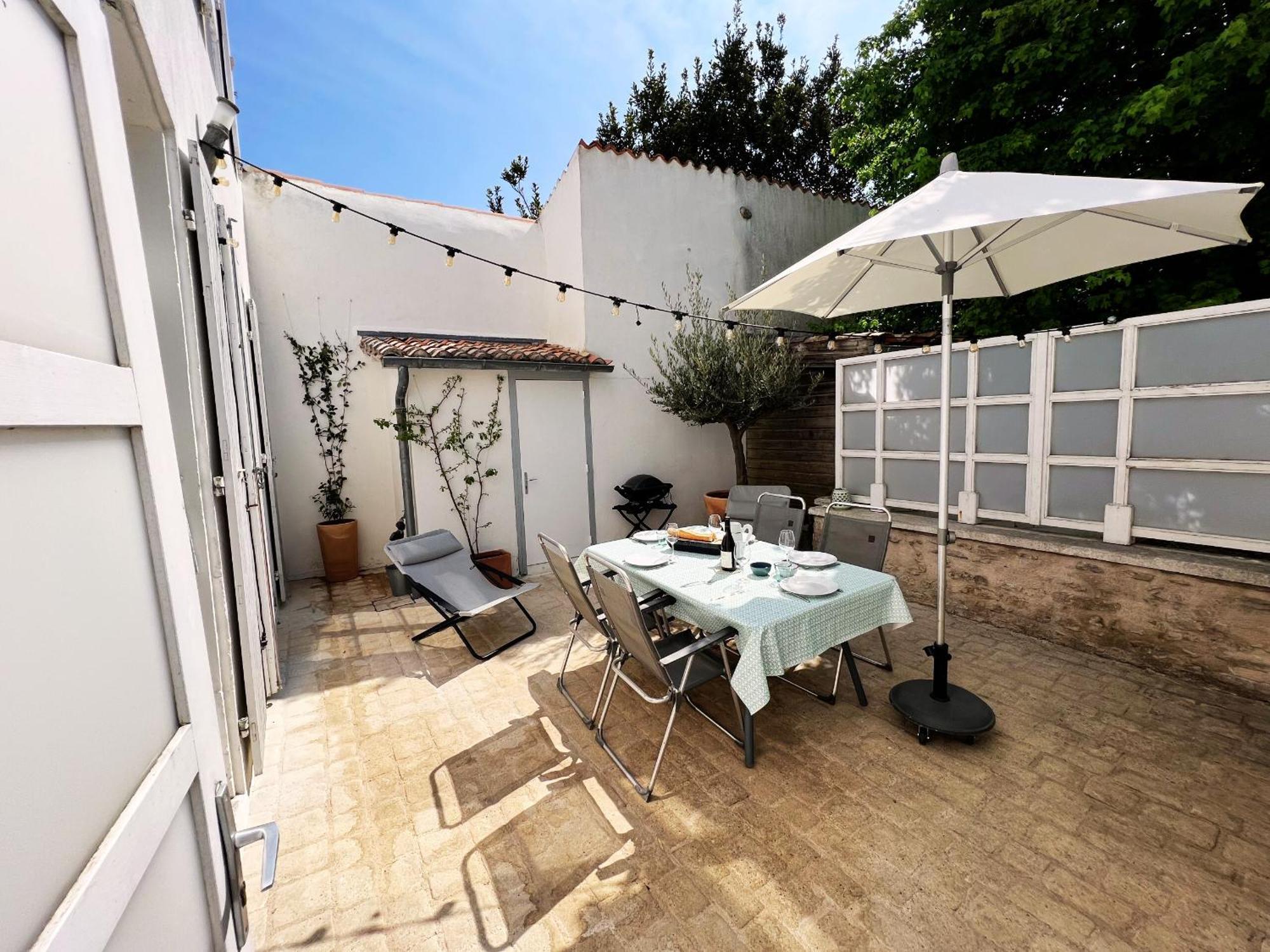 Duplex Joliment Decore Et Sa Cour Ensoleillee Saint-Martin-de-Ré Εξωτερικό φωτογραφία